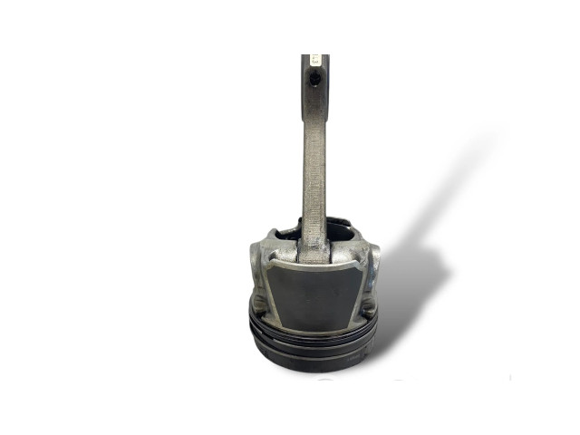 Píst D4FB Hyundai i30 pro naftový motor 1.6 D4FB CRDi