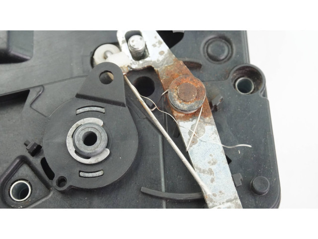 Zámek zadních dveří 2K5827201C Volkswagen Caddy 2013