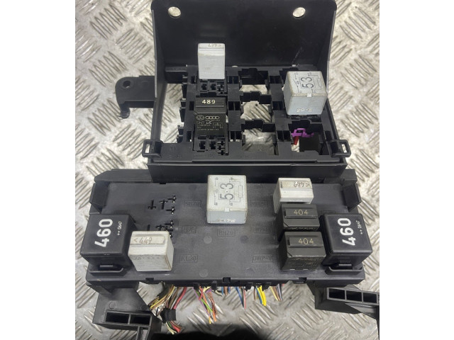 Блок предохранителей  1T1959503C, 1K0937049AD   Volkswagen Caddy    