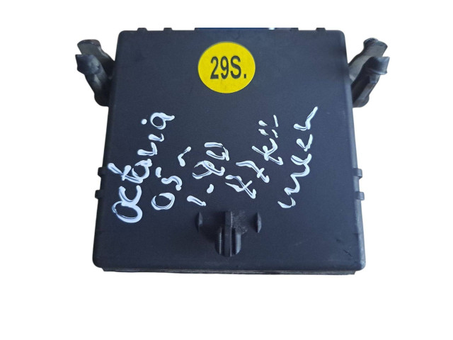 Модуль управления gateway Skoda Octavia Mk2 (1Z) 2004 - 2013 года 1K0907530E, 1K0907951