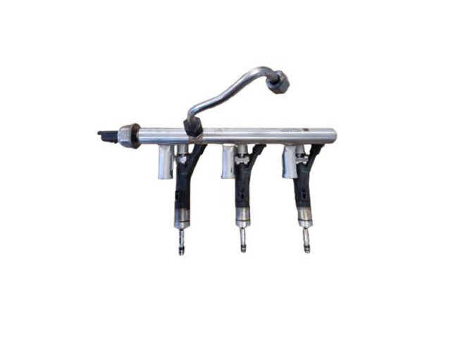 Топливная рампа 9802438180   Citroen C3 Aircross  