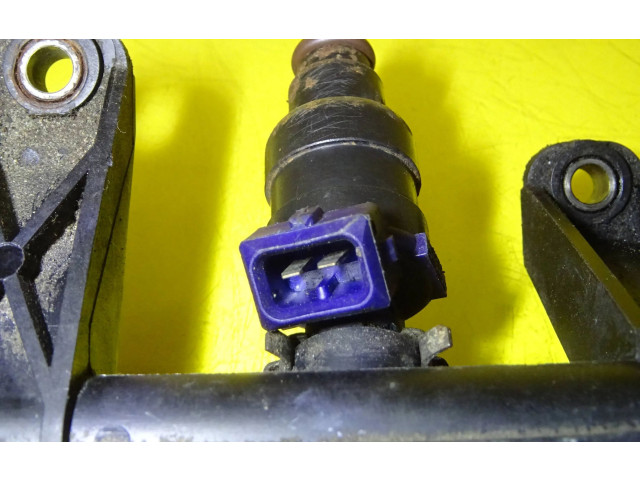 Топливная рампа 7700273495   Renault Clio II  