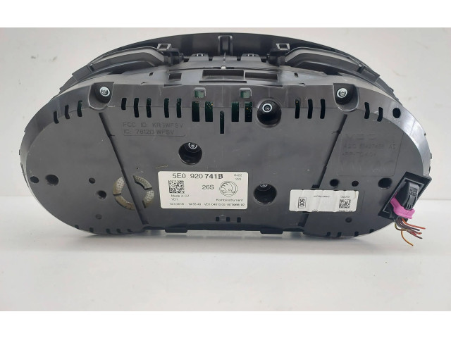 Панель приборов 5E0920741B Skoda Octavia Mk3 (5E)
