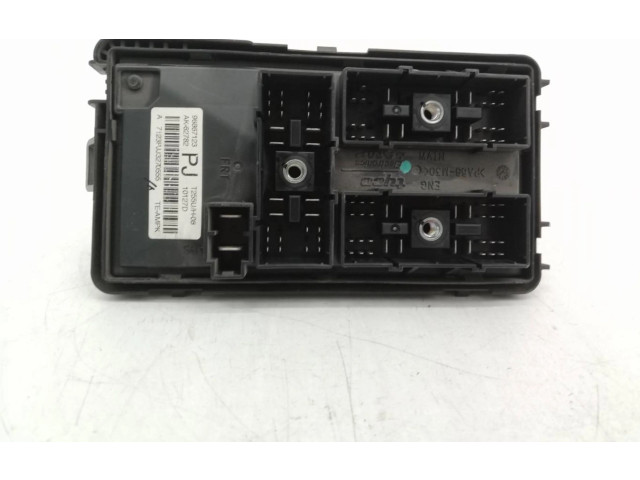 Блок предохранителей 96867123 Chevrolet Astra