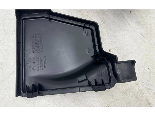 Блок предохранителей  8200738818   Dacia Logan I    