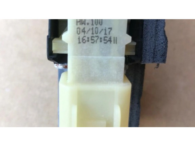 Передний двигатель механизма для подъема окон