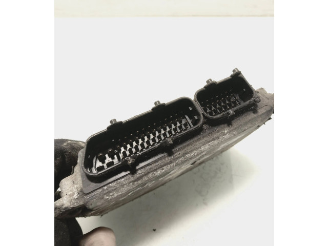 Řídící jednotka 038906013E, 0281001689 Volkswagen Caddy 1998