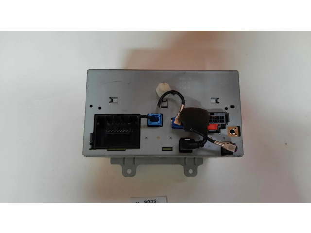 Радио/ проигрыватель CD/DVD / навигация