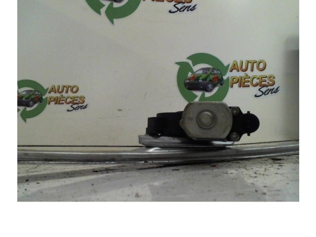 Передний електрический механизм для подъема окна без двигателя Dacia Sandero II 2012 - 2020 года