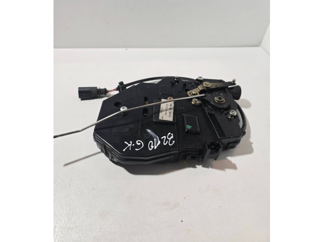 Zámek zadních dveří 2K0827201R, 22386 Volkswagen Caddy 2006