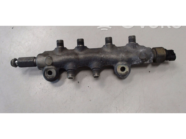 Топливная рампа FP8713150 Mazda Premacy