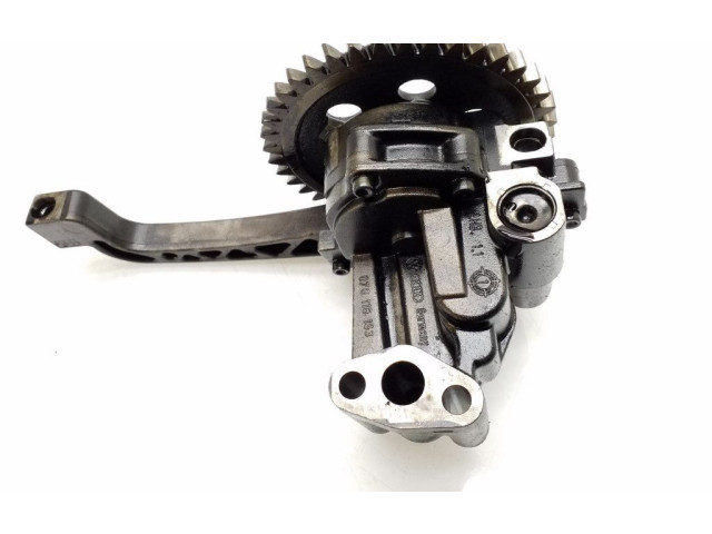 Čerpadlo oleje 070115153, 070115105A Volkswagen Transporter - Caravelle T5 2.5