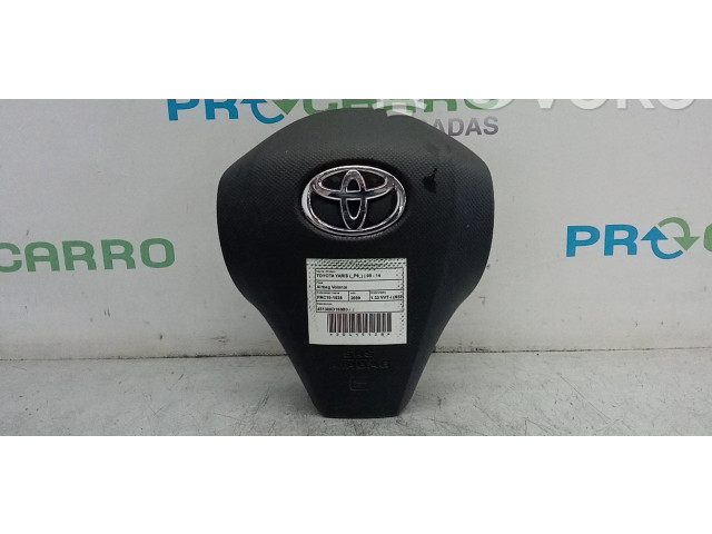 Подушка безопасности водителя 451300D160B0   Toyota Yaris