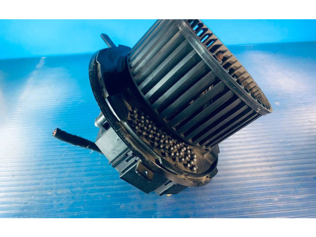 Вентилятор печки    3C0907521B   Skoda Octavia Mk2 (1Z)