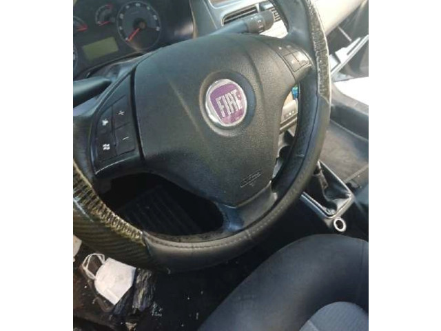 Подушка безопасности водителя Fiat Linea