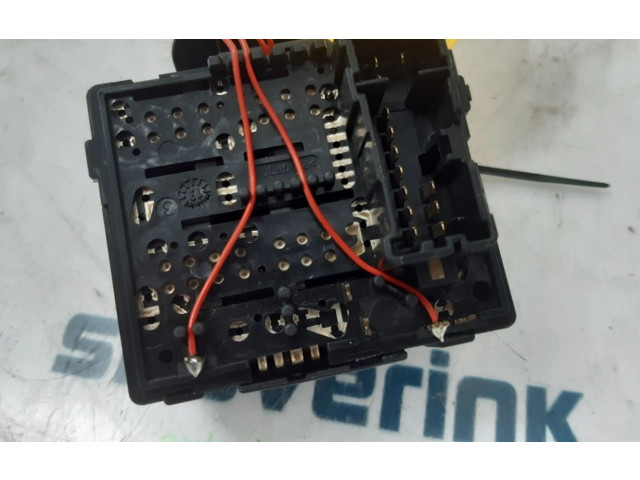 Переключатель дворников 8201168008, 681726046R Dacia Sandero