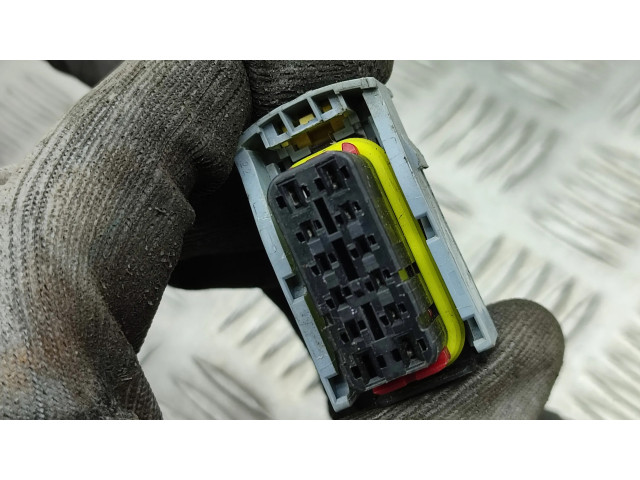 Блок предохранителей 030103500, 0181773993 Jeep Compass