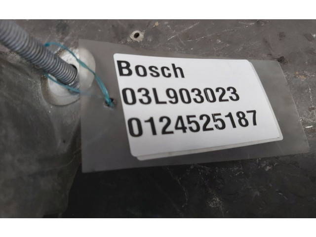 Генератор 03L903023, 0124525187 Audi A1