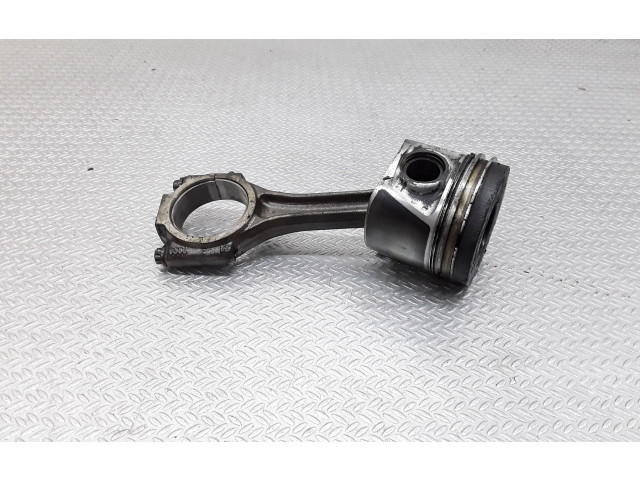 Поршень с шатуном Mitsubishi Grandis