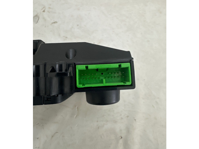 Блок управления климат-контролем 31324827, M4433101001 Volvo V70