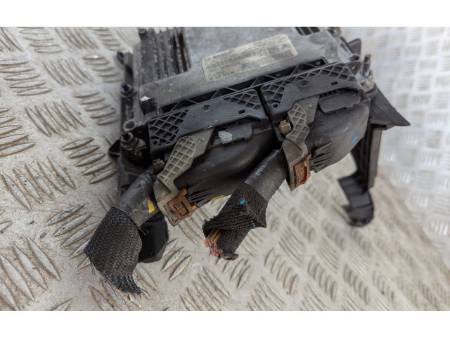 Блок управления двигателя 9818703480, 0281035365   Opel Combo E