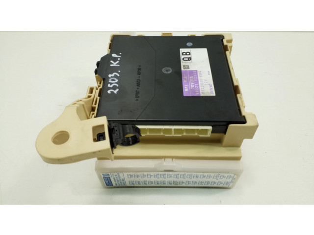 Блок предохранителей 8273012X80 Toyota Auris E180