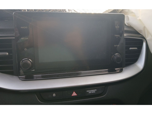 Дисплей       KIA Xceed