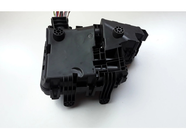   Pojistková skříňka    Nissan Qashqai 2014