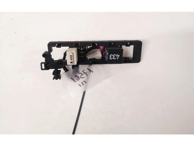 Блок предохранителей  1k1937503   Skoda Octavia Mk2 (1Z)    