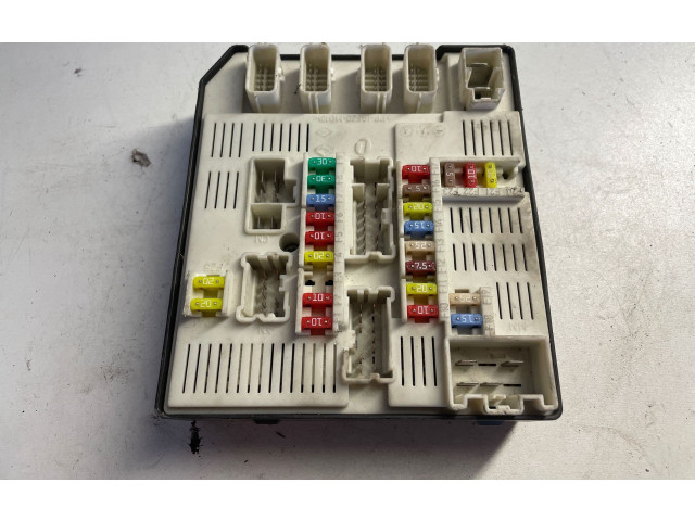   Pojistková skříňka 284B67796R, 9646151835   Renault Megane III 2010