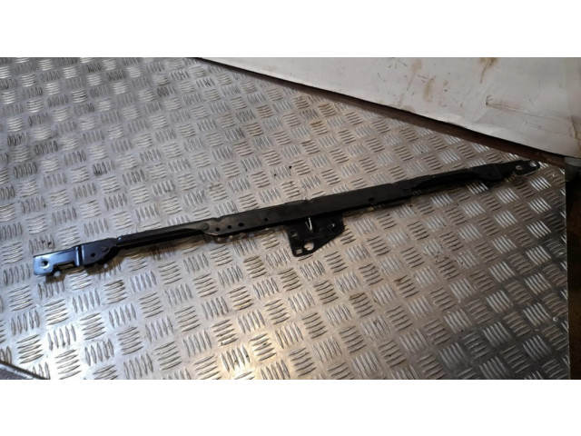 Другая деталь отсека двигателя