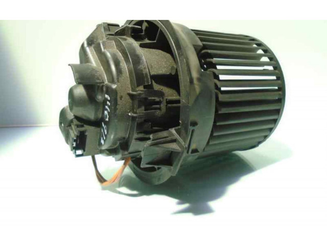 Вентилятор печки    272101005R   Renault Clio III