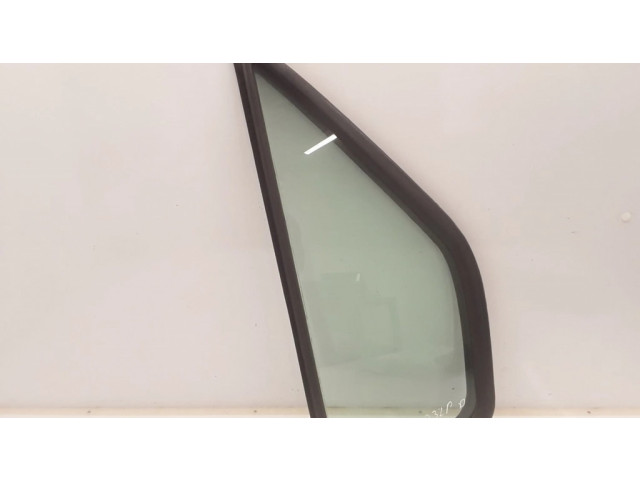Маленькое стекло "A" передних дверей (двухдверного автомобиля)
