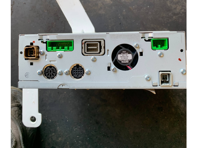 Блок предохранителей  86739421, 28020027   Volvo V70    