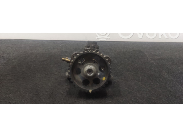 Топливный насос       Opel Antara  2006 - 2016 года   