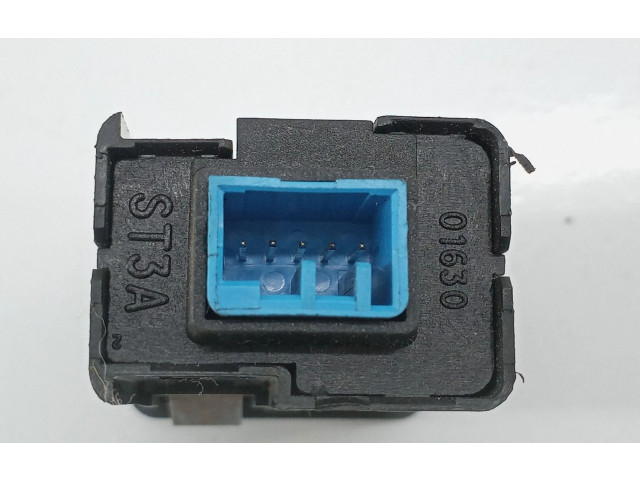 Панель приборов    Rover 25       