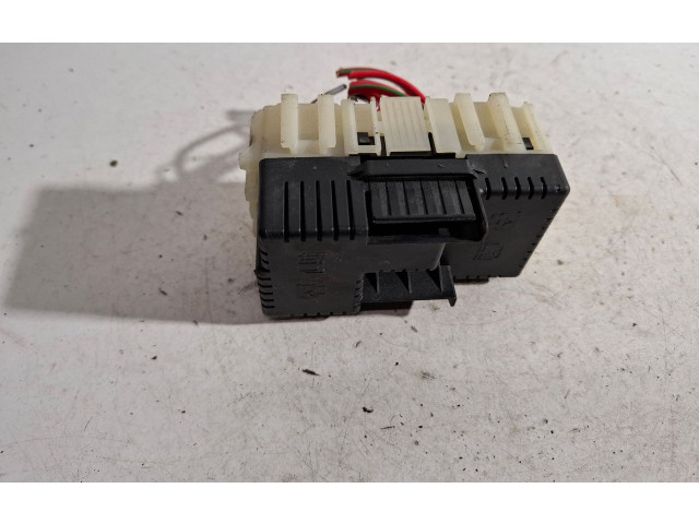 Блок предохранителей 6G9T14K131, 6G9T14B192   Volvo S60    