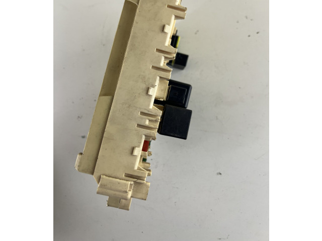 Блок предохранителей 4966 Mitsubishi Pajero