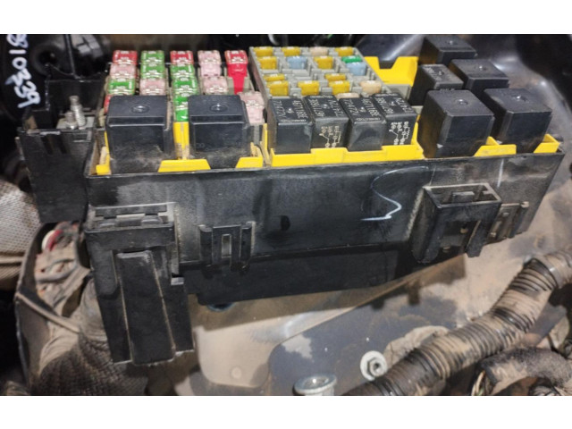 Блок предохранителей 56048661AF Jeep Grand Cherokee (WK)