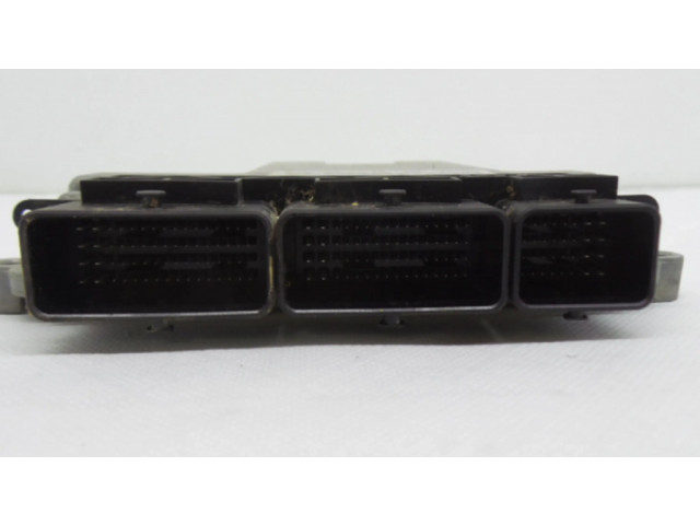 Блок управления двигателя 0281030439   Dacia Lodgy