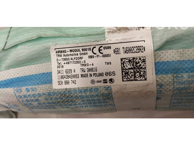 Боковая подушка безопасности 5e0880742   Skoda Octavia Mk3 (5E)