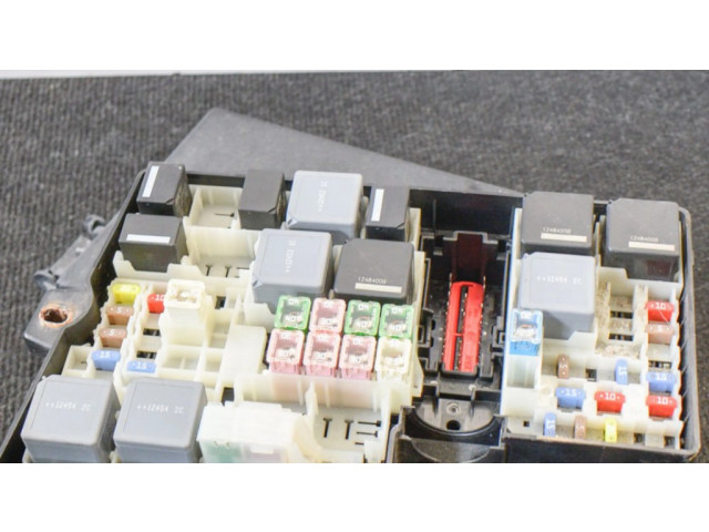 Блок предохранителей  AV6T14A142AB, E00027328   Ford Focus    