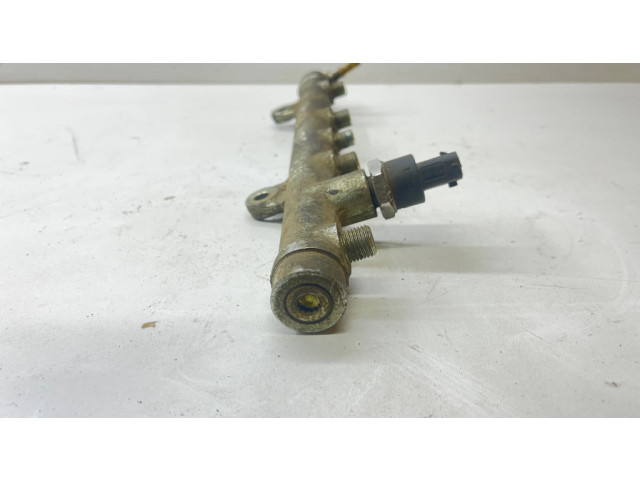 Vstřikovací lišta 0445214065 Nissan Primera pro naftový motor 1.9