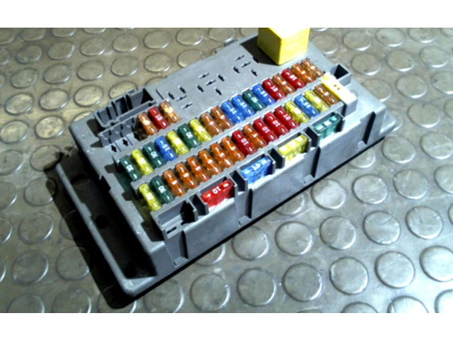 Блок предохранителей  518174503   Rover 75    