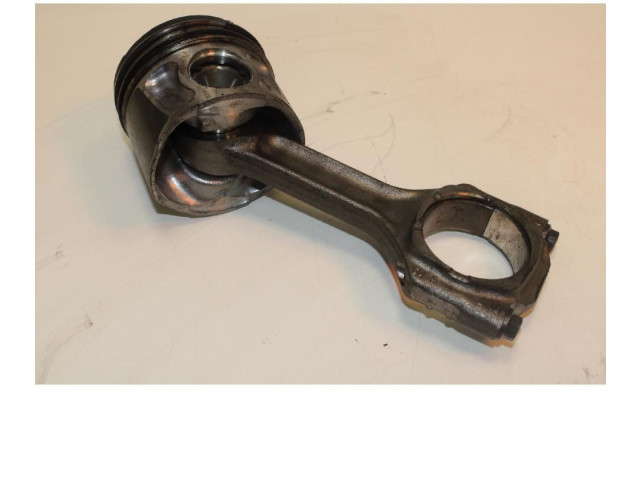 Поршень с шатуном 55283099 55263087 Jeep Renegade