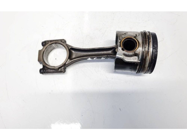  Поршень с шатуном    Skoda Octavia Mk2 (1Z)  