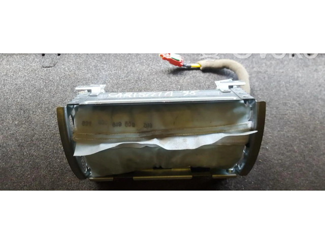 Подушка безопасности пассажира Mr381375 Mitsubishi Carisma