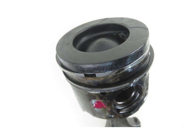 Поршень с шатуном 4HN Mitsubishi Outlander