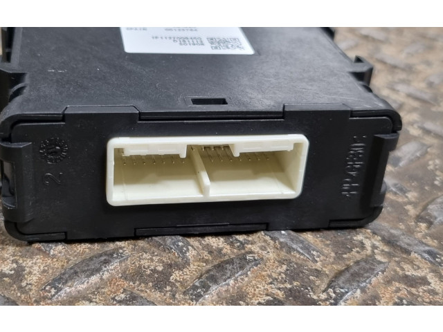 Блок управления коробкой передач 31686384 Volvo XC40