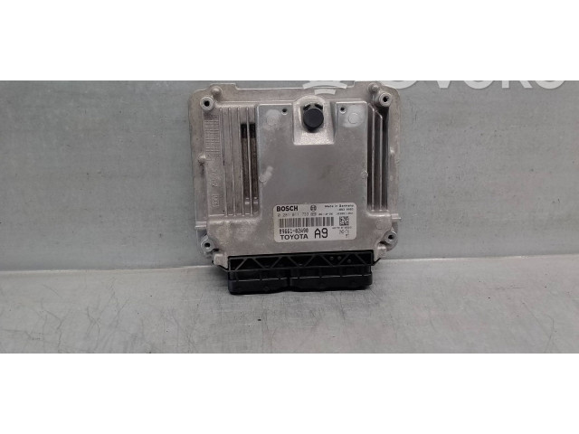 Блок управления двигателя 8966102A90, 0281011733   Toyota Corolla Verso E121